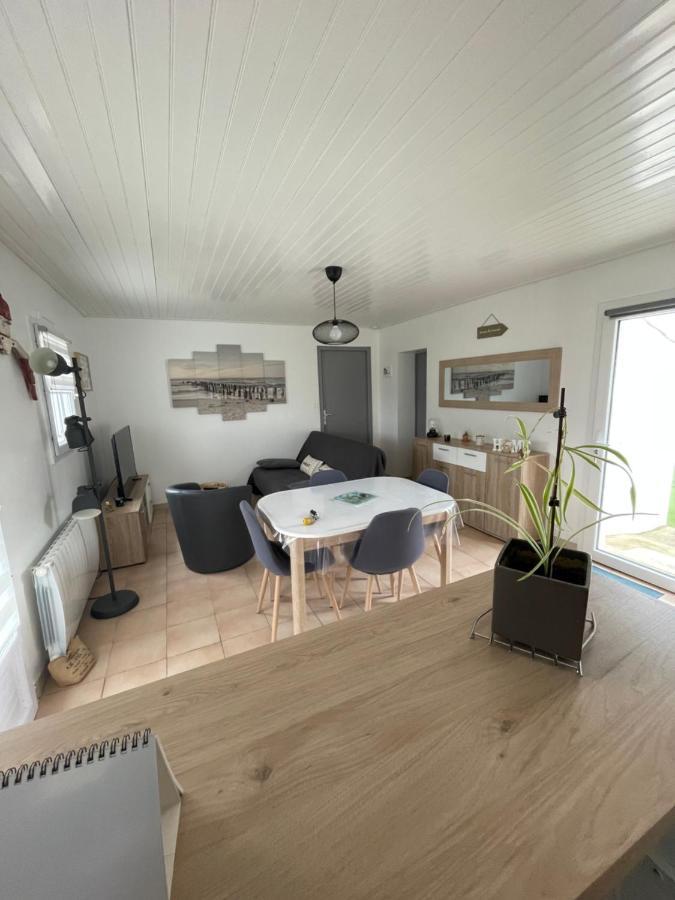 Petite Maison Au Calme, Dans Une Impasse L'Epine  Exteriér fotografie